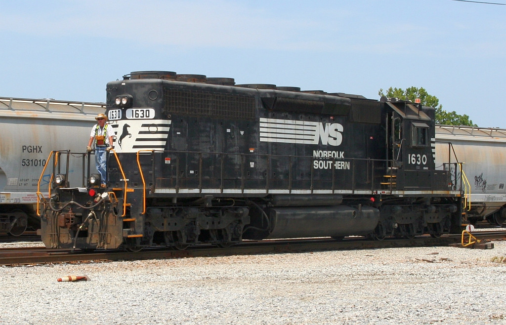 NS 1630 on yard duty